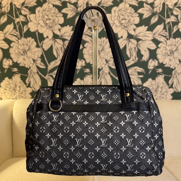 Louis Vuitton Handbags - Louis Vuitton Authentic Black Min Lin Monogram Handbag